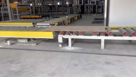 comprar Linha de produção de placas automáticas de prensagem de ciclo curto de melamina 1800 toneladas online manufacture